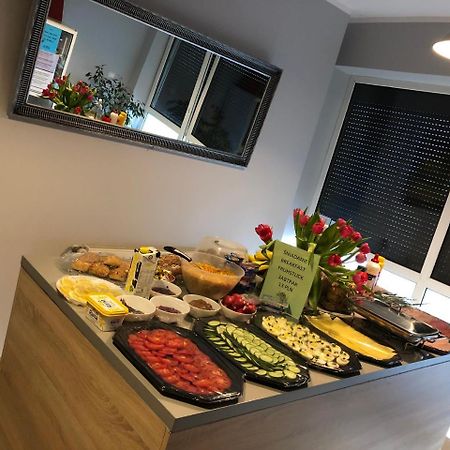 Hostel Krokodyl Warsawa Bagian luar foto