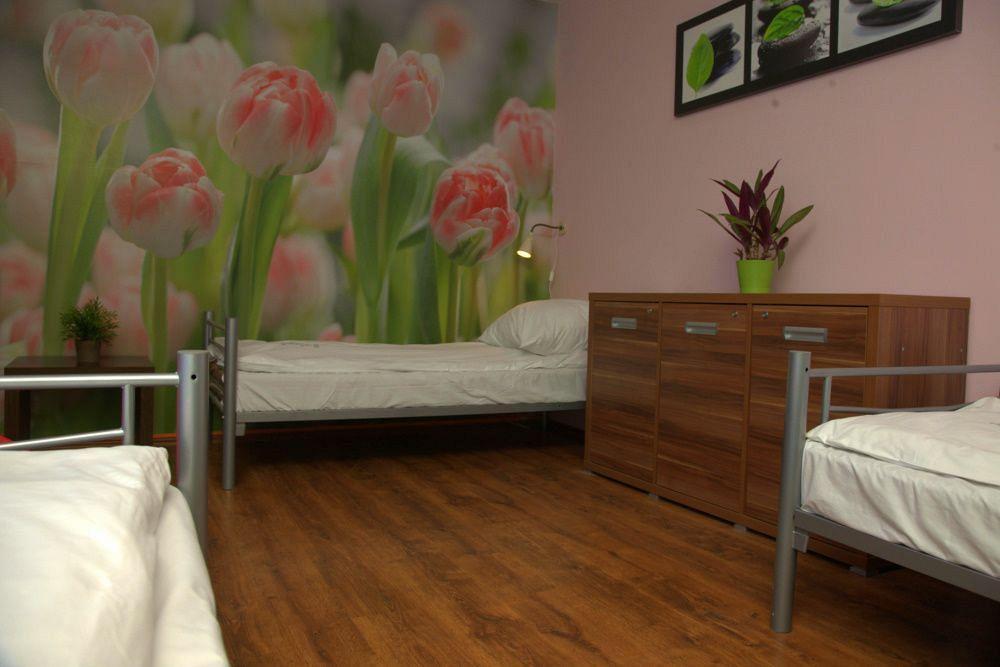 Hostel Krokodyl Warsawa Bagian luar foto