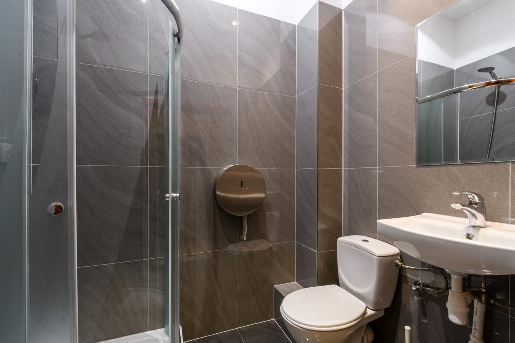 Hostel Krokodyl Warsawa Bagian luar foto