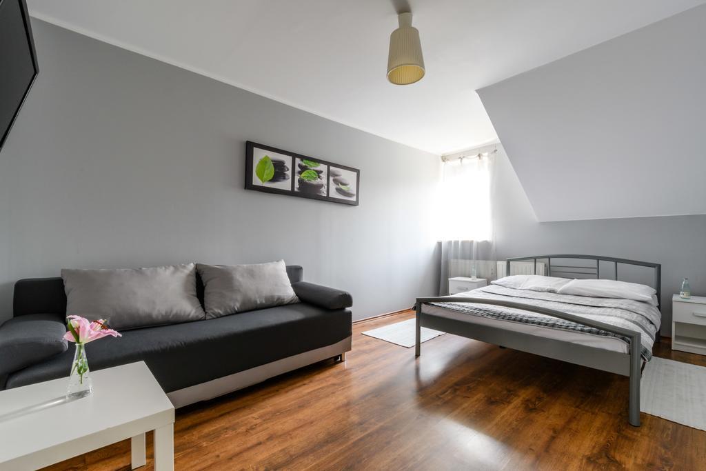 Hostel Krokodyl Warsawa Bagian luar foto