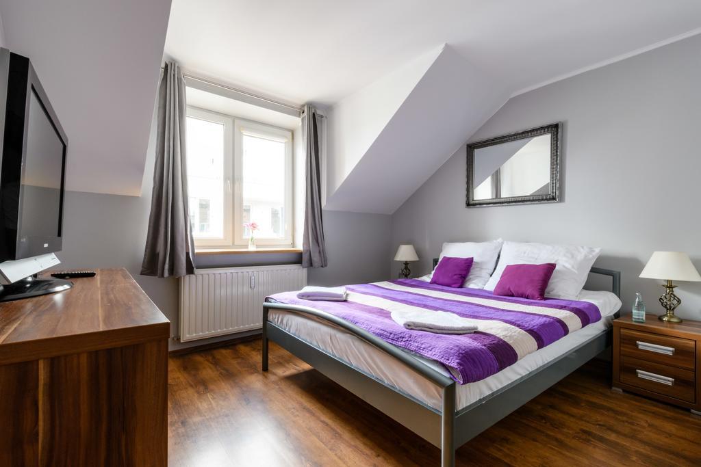 Hostel Krokodyl Warsawa Bagian luar foto