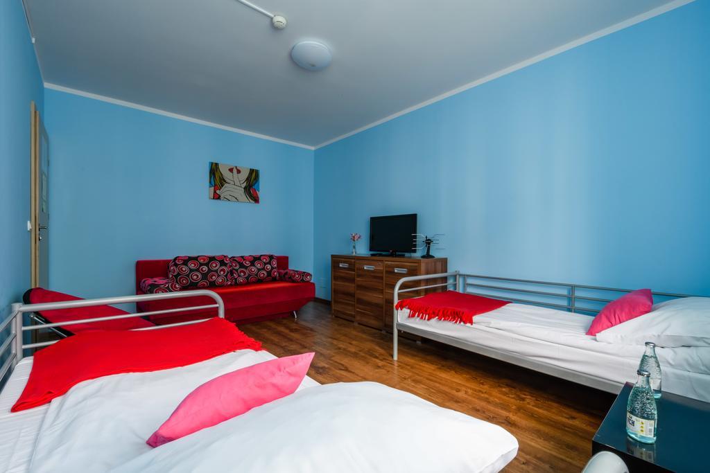 Hostel Krokodyl Warsawa Bagian luar foto