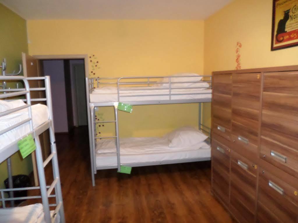 Hostel Krokodyl Warsawa Bagian luar foto
