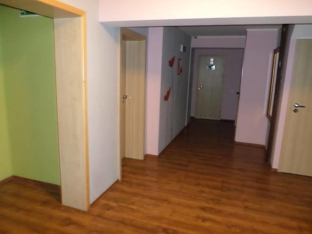 Hostel Krokodyl Warsawa Bagian luar foto