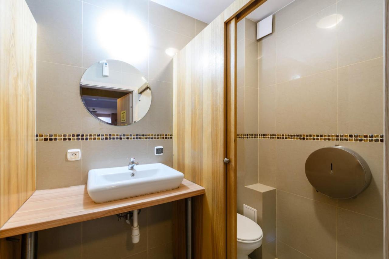 Hostel Krokodyl Warsawa Bagian luar foto