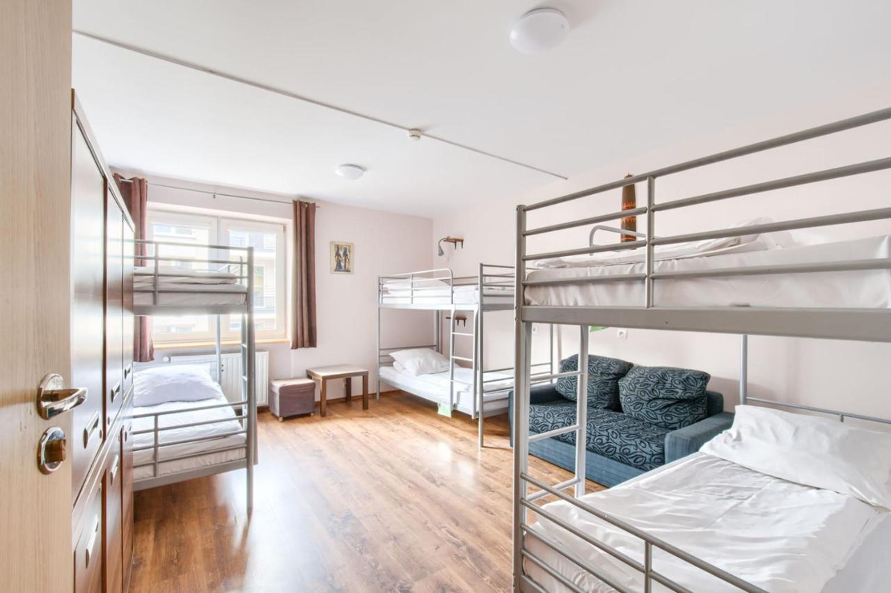 Hostel Krokodyl Warsawa Bagian luar foto