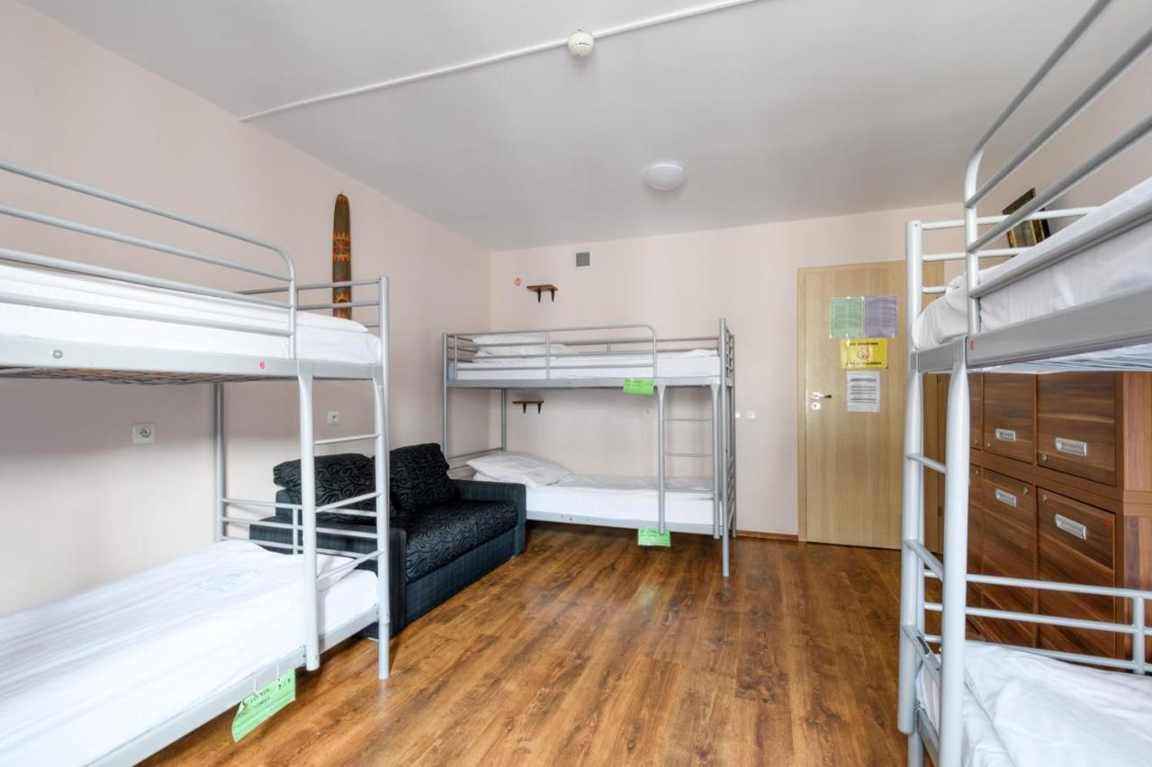 Hostel Krokodyl Warsawa Bagian luar foto